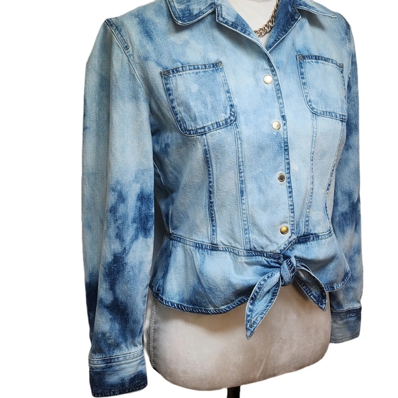 Upcycled, bleached dyed Jones NY Jean shirt w/ gold buttons. Medium - Picture 2 of 9